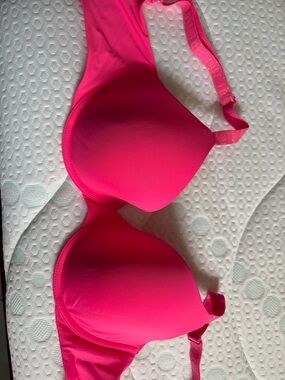 Victoria's Secret Vibrant Hot Pink T-Shirt Bra